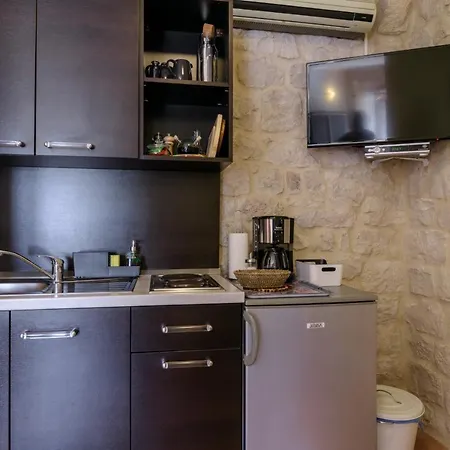 Apartman Atlas 1 *